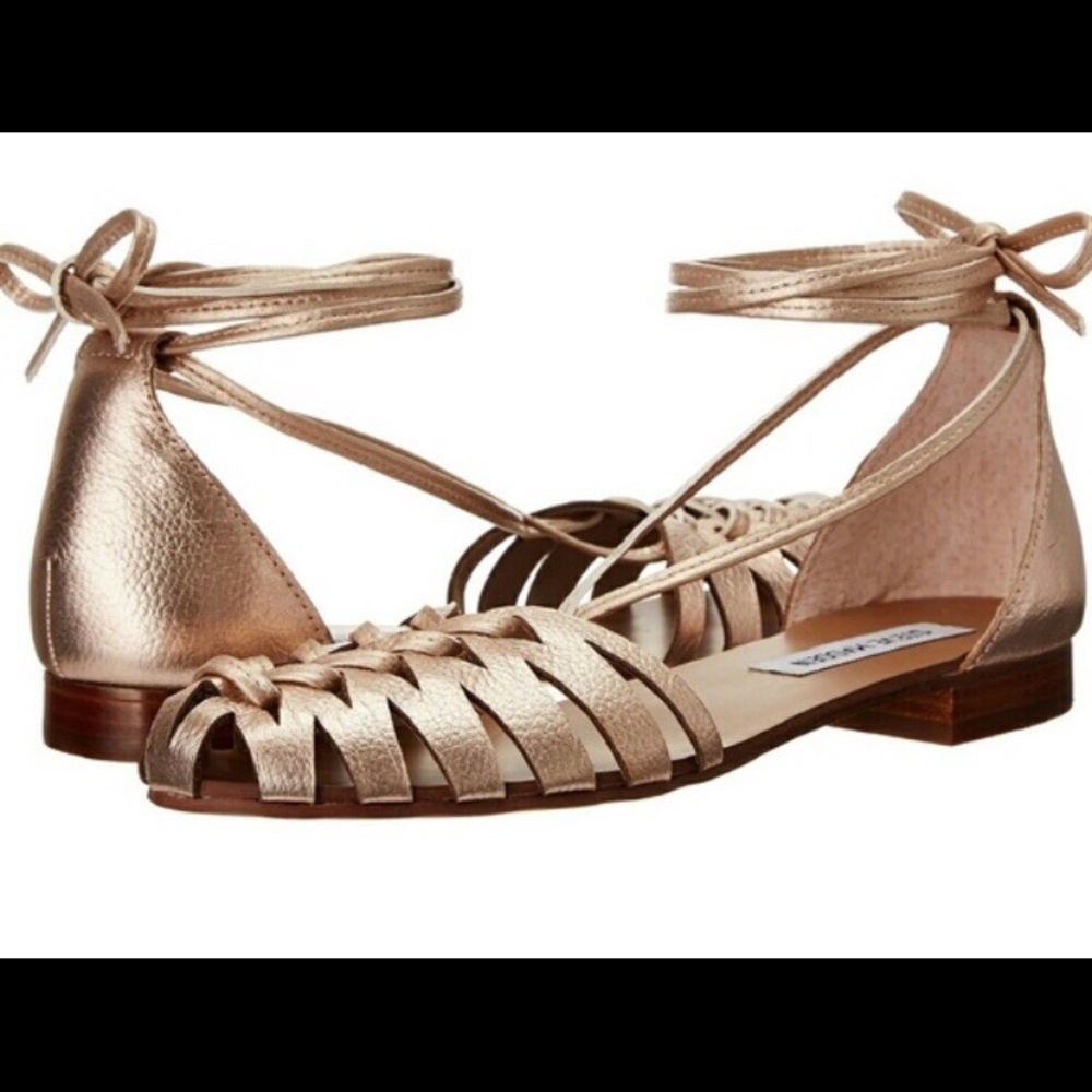 Steve Madden “Leaondra” rose gold flats NEW in box